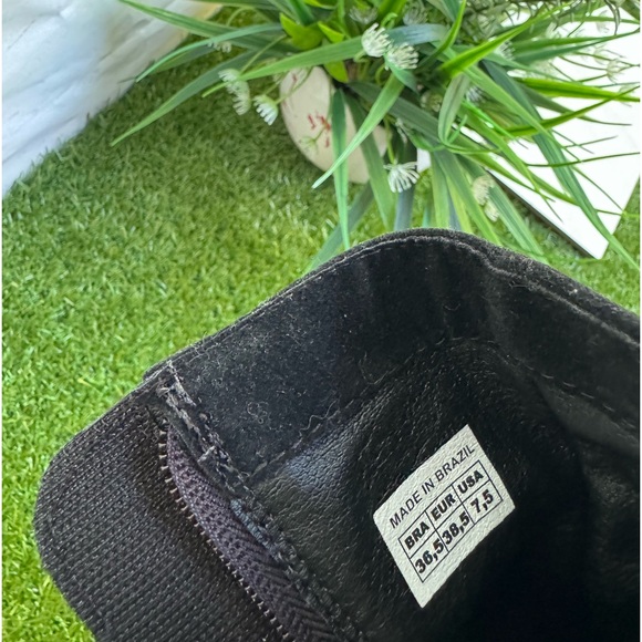 FARM Rio Boots Women's 7.5 Black Tall Suede Lug
Sole Boots with Embroidery NWOT - Picture 9 of 10